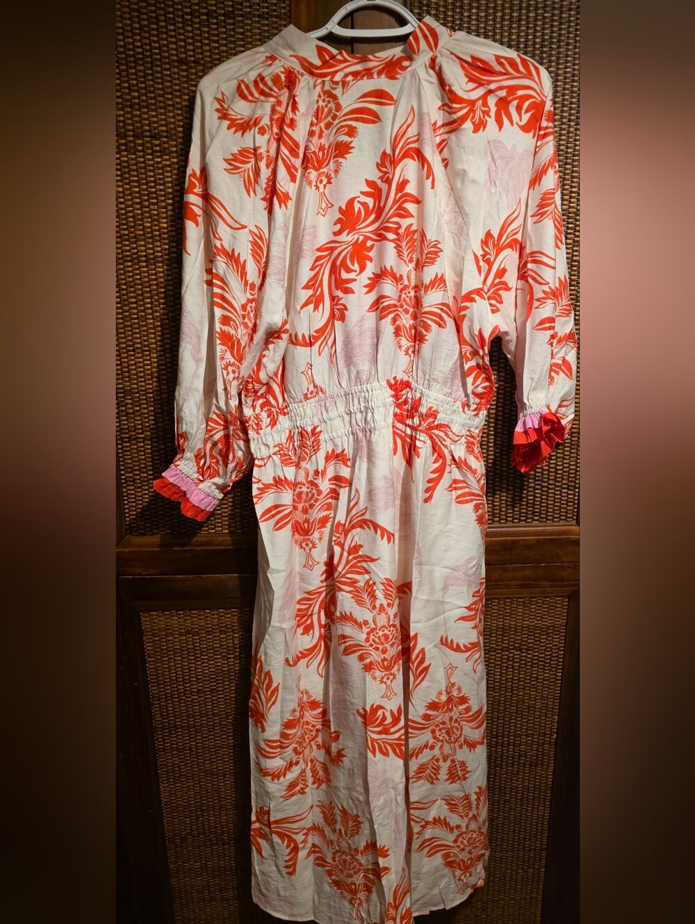 Umgee Cream NWT Midi Dress with Red Floral PTP 21 Size M - Picture 3 of 5